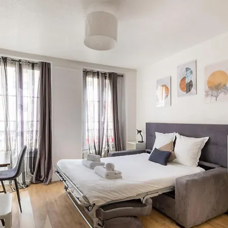 Magnificent Located In 11th Daire Paris