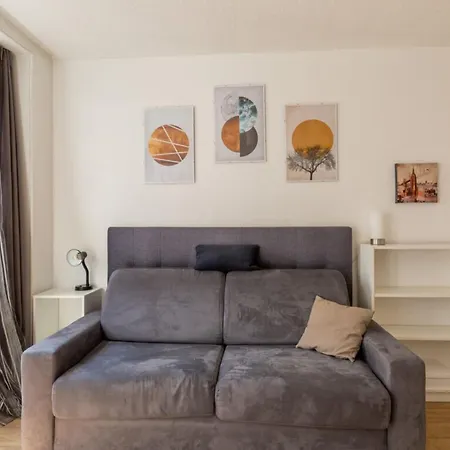 Daire Magnificent Located In 11th